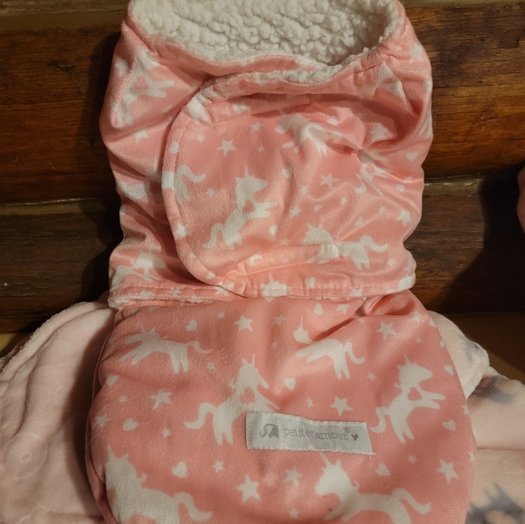 Newborn, 3 bundle of thick cozy swaddles! Petite L'amour & more - Picture 4 of 8